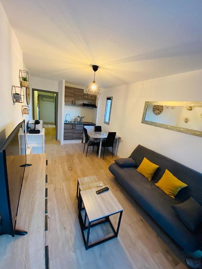 Appartement Au Port De Saint Cyprien Экстерьер фото