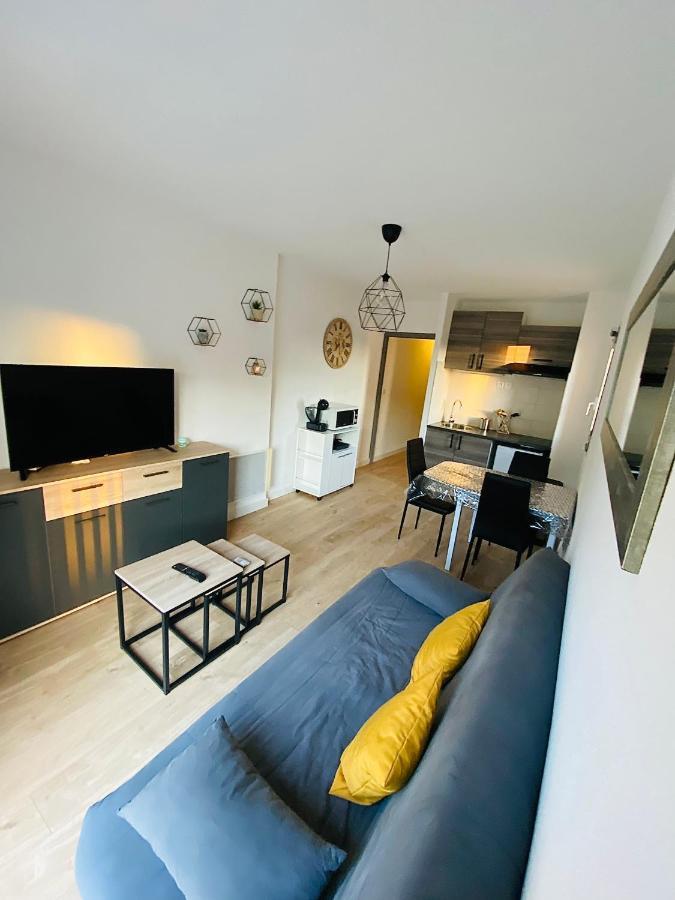 Appartement Au Port De Saint Cyprien Экстерьер фото